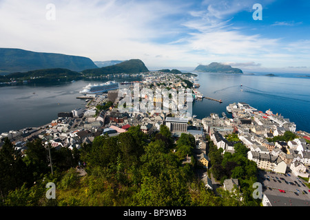 Alesund Norwegen Aksla Sicht Porträt textfreiraum Stadt Berg Fjellstua, das am oberen Panorama liegt aus Stockfoto