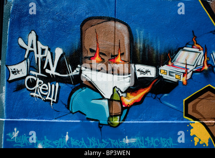 Paris, Frankreich, Wandmalerei mit Sprühfarbe, Graffiti Graphic Arts „Street Art“ gruseliger Charakter, modernistische Grafik Stockfoto