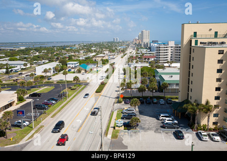 Daytona Beach Shores, FL - anzeigen Mai 2010 - Blick nach Norden, entlang der South Atlantic Avenue in Daytona Beach Shores, Florida Stockfoto