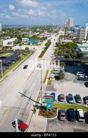 Daytona Beach Shores, FL - anzeigen Mai 2010 - Blick nach Norden, entlang der South Atlantic Avenue in Daytona Beach Shores, Florida Stockfoto