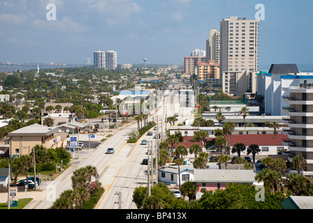 Daytona Beach Shores, FL - anzeigen Mai 2010 - Blick nach Norden, entlang der South Atlantic Avenue in Daytona Beach Shores, Florida Stockfoto