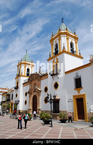 Kirchliche Zentrum (Centro Parroquial) in der Plaza del Socorro, Ronda, Provinz Malaga, Andalusien, Südspanien, Westeuropa. Stockfoto