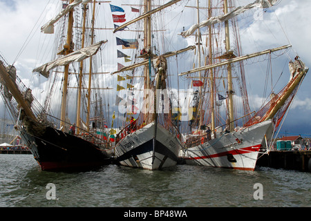 Majestätische Segelschiffe haben beim 54. Jährlichen Tall Ships Race & Regatta, Hartlepool, Teesport, Cleveland, Großbritannien, teilgenommen Stockfoto