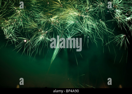 Jedes Jahr setzt Longwood Gardens in Kennett Square, Pennsylvania auf 30-minütige "Feuerwerk und Brunnen" Aufführungen. Stockfoto