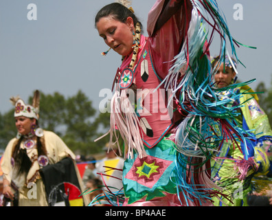 "Lust auf Tänzer" an den 8. jährlichen Red Wing indianische PowWow Stockfoto