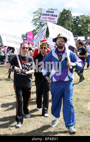 Mitglieder der Goldie Lookin Chain zu Fuß durch V Festival Stockfoto