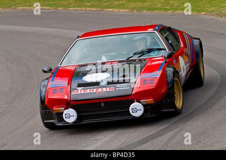 1974 de Tomaso Pantera mit Fahrer David Gaskin auf der 2010 Goodwood Festival of Speed, Sussex, England, UK. Stockfoto