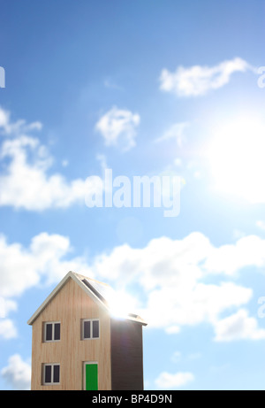 Modell Haus mit solar Energiekonzept Stockfoto