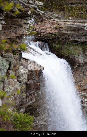 Fort Payne, AL - Apr 2009 - Wasserfall im DeSoto State Park in Fort Payne, Alabama Stockfoto