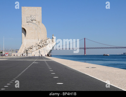 Denkmal der Entdeckungen (Padrão Dos Descobrimentos) zeigen die portugiesischen Entdecker im Stadtteil Belem von Lissabon, Portugal Stockfoto