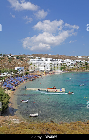 Bucht des berühmten und reichen, Platis Gialos, Insel Mykonos, Cyclades, Ägäische Inseln, Griechenland Stockfoto