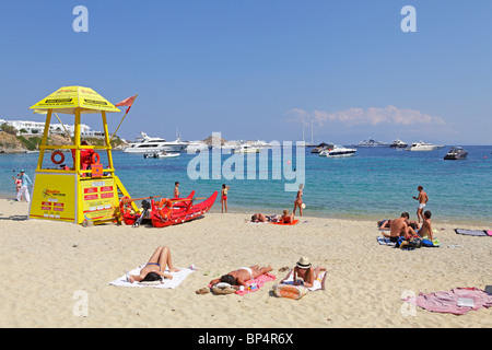 Bucht des berühmten und reichen, Platis Gialos, Insel Mykonos, Cyclades, Ägäische Inseln, Griechenland Stockfoto