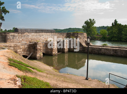 Kanal Headgates am Savannah River Augusta Georgia Stockfoto