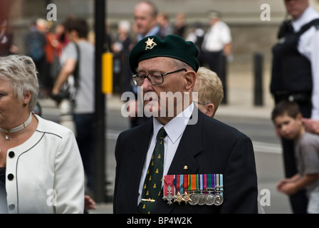 Ein Veteran, Teilnahme an Sieg über Japan 65. Jahrestag, London 2010. Veteran des zweiten Weltkriegs Großbritanniens Fernost-Kampagne. Stockfoto