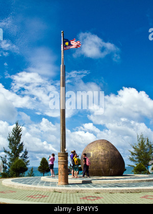 Gruppe von Personen die Spitze von Borneo, Tanjung Simpang Mengayau, Halbinsel Kudat, Kota Kinabalu, Sabah Stockfoto