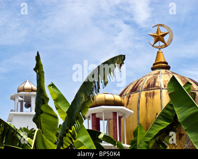 Sabah State Moschee in Kota Kinabalu Sabah größte Kuppeldach in Malaysia Stockfoto