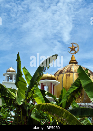 Sabah State Moschee in Kota Kinabalu Sabah größte Kuppeldach in Malaysia Stockfoto