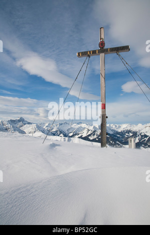 GIPFELKREUZ, FELLHORN-BERG, IN DER NÄHE VON OBERSTDORF, ALLGÄU REGION, BAYERN, DEUTSCHLAND Stockfoto