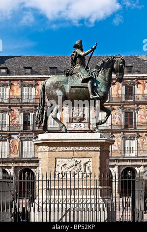 Statue von König Philipp III auf dem Pferderücken, Plaza Mayor, Madrid, Spanien Stockfoto