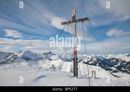 GIPFELKREUZ, FELLHORN-BERG, IN DER NÄHE VON OBERSTDORF, ALLGÄU REGION, BAYERN, DEUTSCHLAND Stockfoto