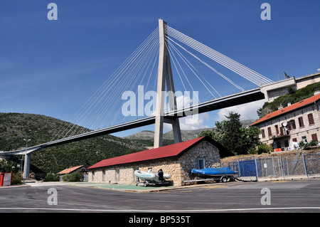 Die elegante Franjo Tudman Brücke asymmetrische einzige Pylon bleiben Kabelbrücke, die über 1599 Fuß lang, Gruz, Dubrovnik Stockfoto