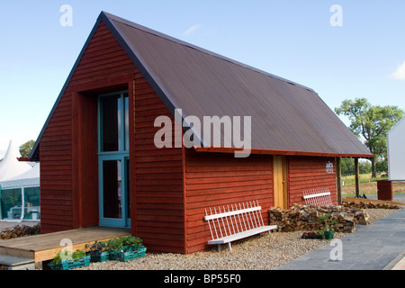 Neues, modernes Konzept Häuser. Anta, umweltfreundlich Holz- Inländische Architektur an der Schottland Gehäuse Expo, Milton von Leys, Invernesss, Schottland, Großbritannien Stockfoto