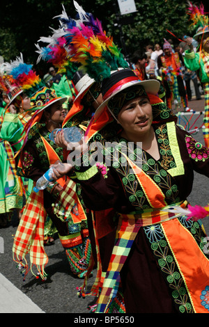 Die 2009 Karneval del Pueblo Prozession entlang Walworth Road, Camberwell, Süd-London. Stockfoto