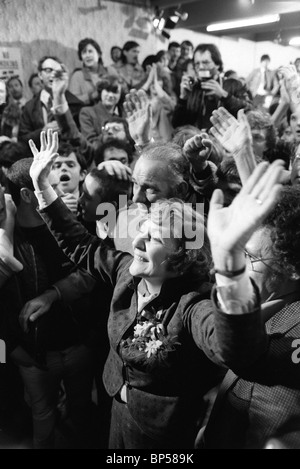 Shirley Williams. Crosby durch Wahl Liverpool 26. November 1981. Sie war die erste gewählte sozialdemokratische Partei der SDP und Mitglied des britischen Parlaments. 1980er Jahre HOMER SYKES Stockfoto