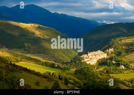 Mittelalterliche Stadt von Preci in die Valnerina Nationalpark Monti Sibillini, Umbrien Italien Stockfoto