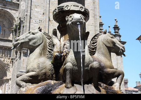 Drei Pferde Köpfe von Dos Cavalos Brunnen, (Fuente de Los Caballos) Praza Das Praterias, Santiago de Compostela, Galicien Stockfoto