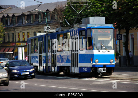 Lokale Straßenbahn, bloße Puiestee, Tallinn, Harjumaa, Estland Stockfoto