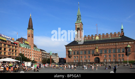 Dänemark, Kopenhagen, Rathausplatz, Menschen, Stockfoto