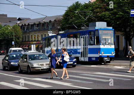 Lokale Straßenbahn, bloße Puiestee, Tallinn, Harjumaa, Estland Stockfoto