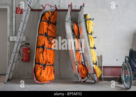 RETTUNGSSCHLITTEN, ALPINE RETTUNGSDIENST, SKI REGION AM FELLHORN BERG, IN DER NÄHE VON OBERSTDORF ALLGÄU REGION, BAYERN, DEUTSCHLAND Stockfoto