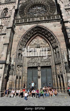 Die Westfassade von St. Lawrence Kirche Nürnberg Deutschland Nürnberg Deutschland Europa Stockfoto