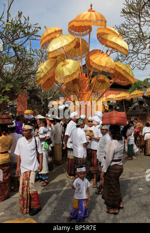 Indonesien, Bali, Mas, Tempelfest, Menschen, Odalan, Kuningan Urlaub, Stockfoto