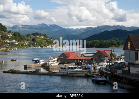 Gästehafen in der Stadt Norheimsund, Fjorde im Westen, am Hardanger Fjord. Stockfoto