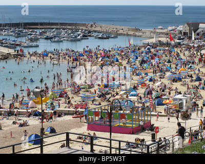 Lyme Regis auf einen anstrengenden Tag im August Stockfoto