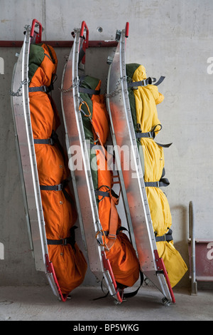 RETTUNGSSCHLITTEN, ALPINE RETTUNGSDIENST, SKI REGION AM FELLHORN BERG, IN DER NÄHE VON OBERSTDORF ALLGÄU REGION, BAYERN, DEUTSCHLAND Stockfoto