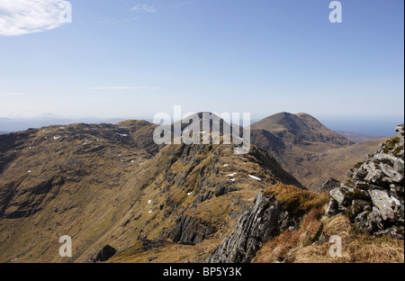 Auf der Suche um eine Stac vom Grat der Sgurr Na Ba Glaise Stockfoto