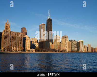 Der Chicago Seepromenade in warmen frühen Morgenlicht. Stockfoto