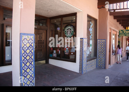 Starbucks Coffeeshop auf W. San Francisco St. in Santa Fe, New Mexico, USA, 11. Juni 2010 Stockfoto