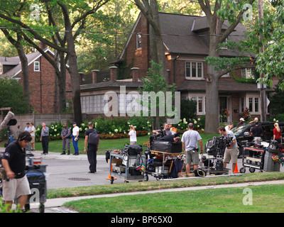 Filmteam Ausrüstung für The CW Television Network neue Nikita-Serie mit Maggie Q in Toronto, Ontario, Kanada 2010 einrichten. Stockfoto