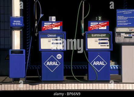 Aral-Tankstelle, Stadt der Nimy, Wallonien, Belgien, Europa Stockfoto