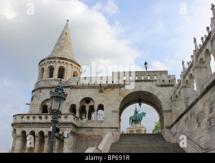 Fischers Bastion Blick, Castle Hill, Budapest, King Steven Denkmal Ansicht Stockfoto