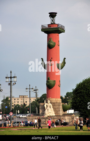 Rostral Spalte Vasilievsky Insel, Sankt Petersburg, Nordwest-Region, Russland Stockfoto