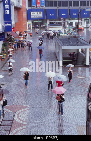 Regenwetter in Shinjuku, Shinjuku, Tokio, Japan Stockfoto