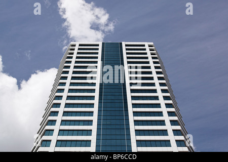 Eine Ansicht von Price Waterhouse Coopers Büros in Auckland vom Straßenniveau Stockfoto