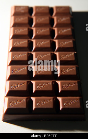 Eine Bar Cadbury Dairy Milk chocolate Stockfoto