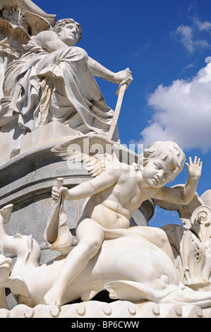 Wien, Österreich. Das Parlament. Pallas Athene Brunnen (Carl Kundmann, 1902) Stockfoto